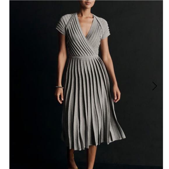 NWT Women's 8 The Fold London Nara Stretch Knit Dress V Neck Metallic Silver - Picture 1 of 8